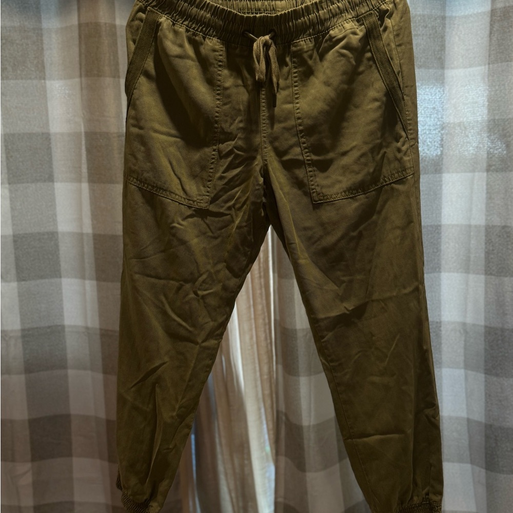 Zara Women's Olive Cargo Pants